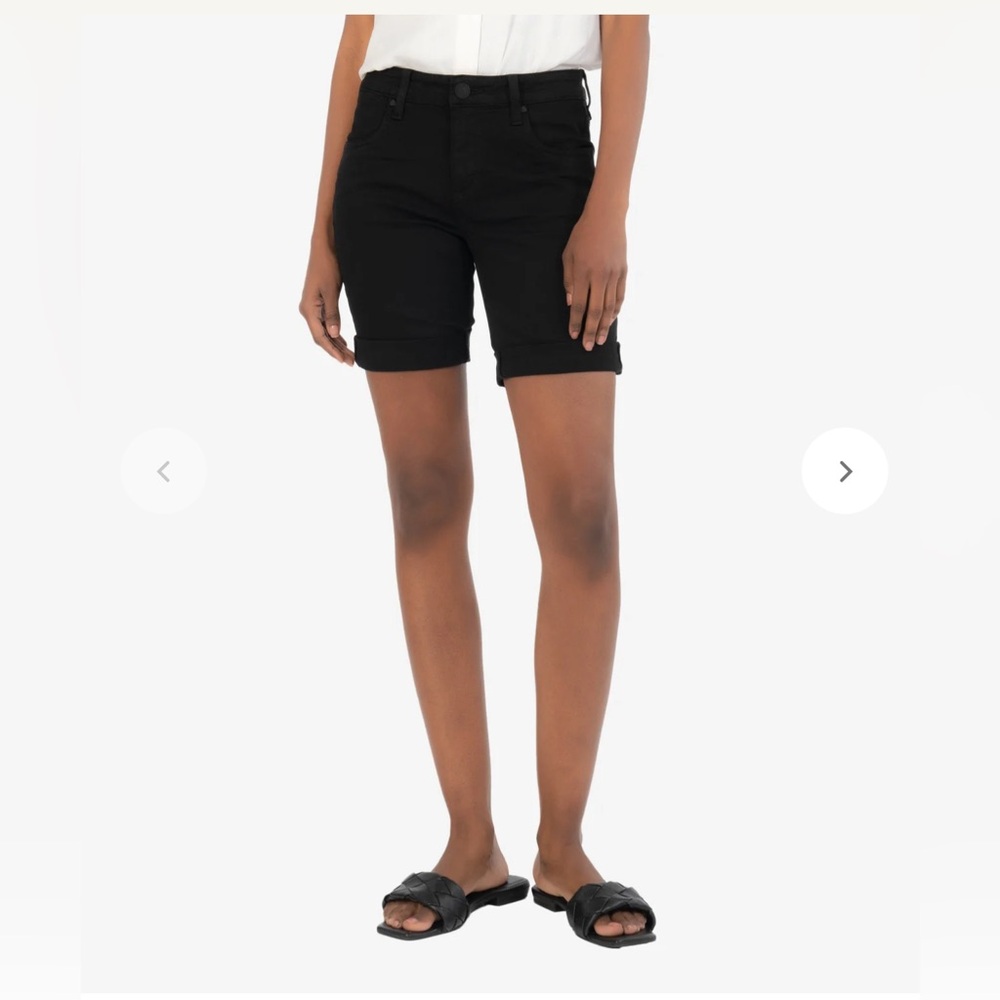 NWT Kut from the Kloth Catherine Mid Rise Boyfriend shorts